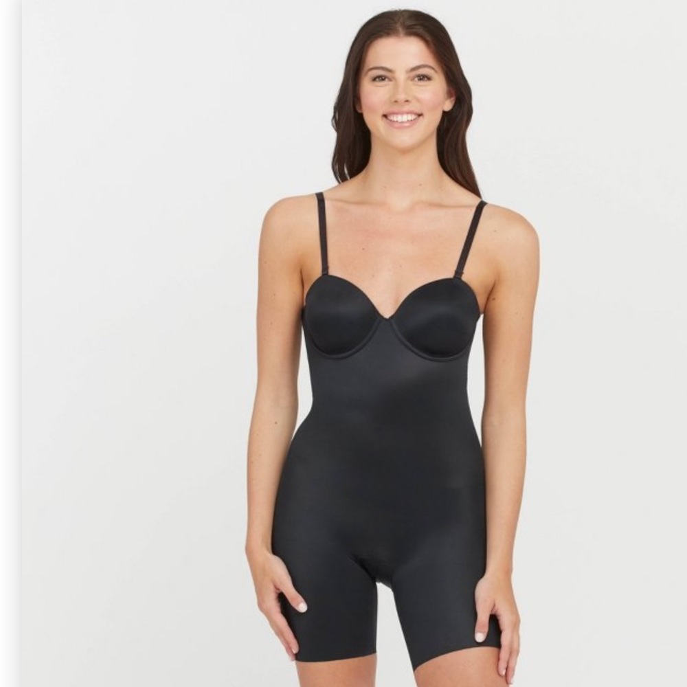 ASSETS SPANX Women's Flawless
Finish Strapless Cupped Midthigh Bodysuit Black XL